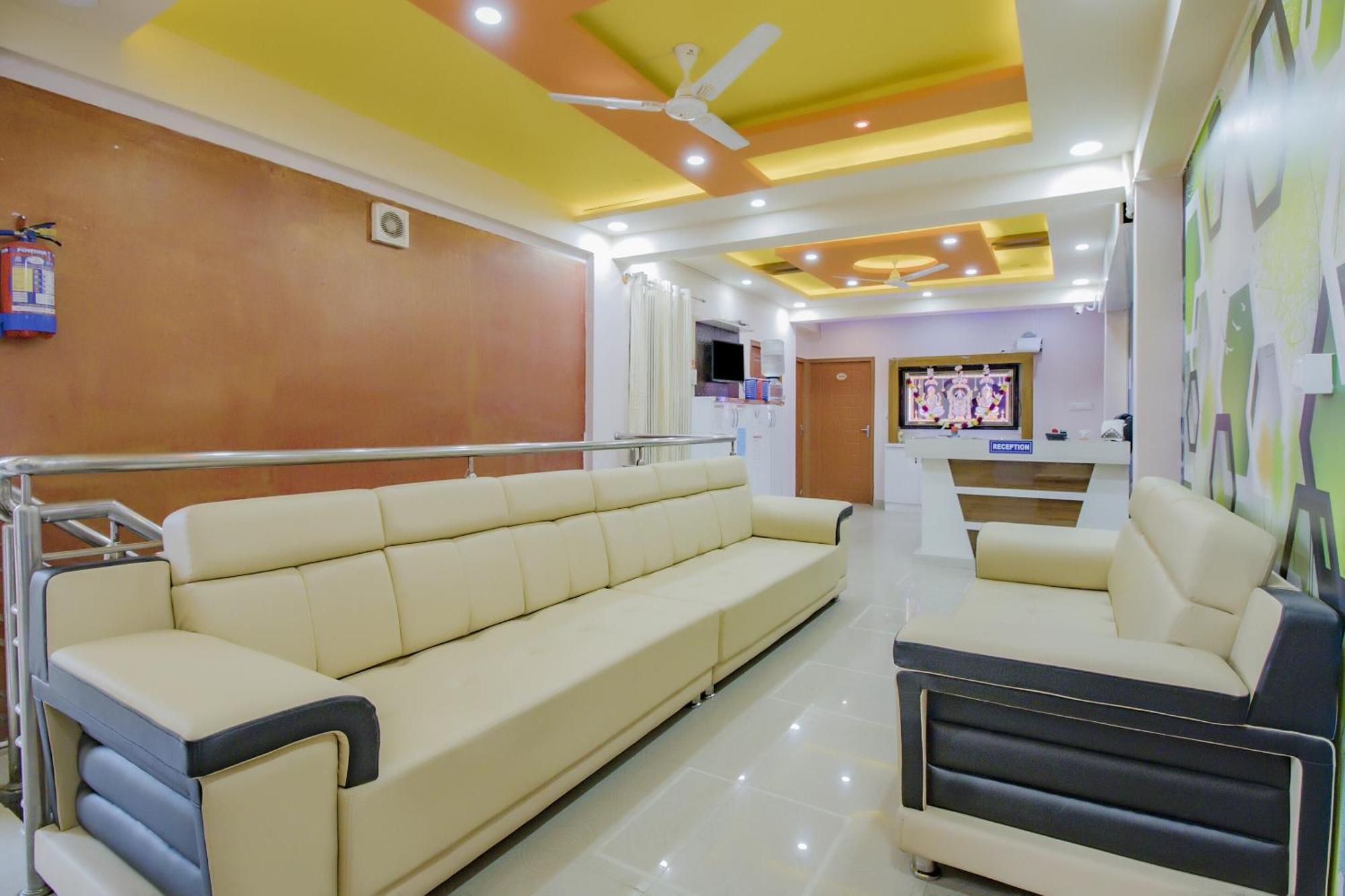 Oyo 79181 Sri Dhanalakshmi Boarding & Lodging Bangalore Exterior photo