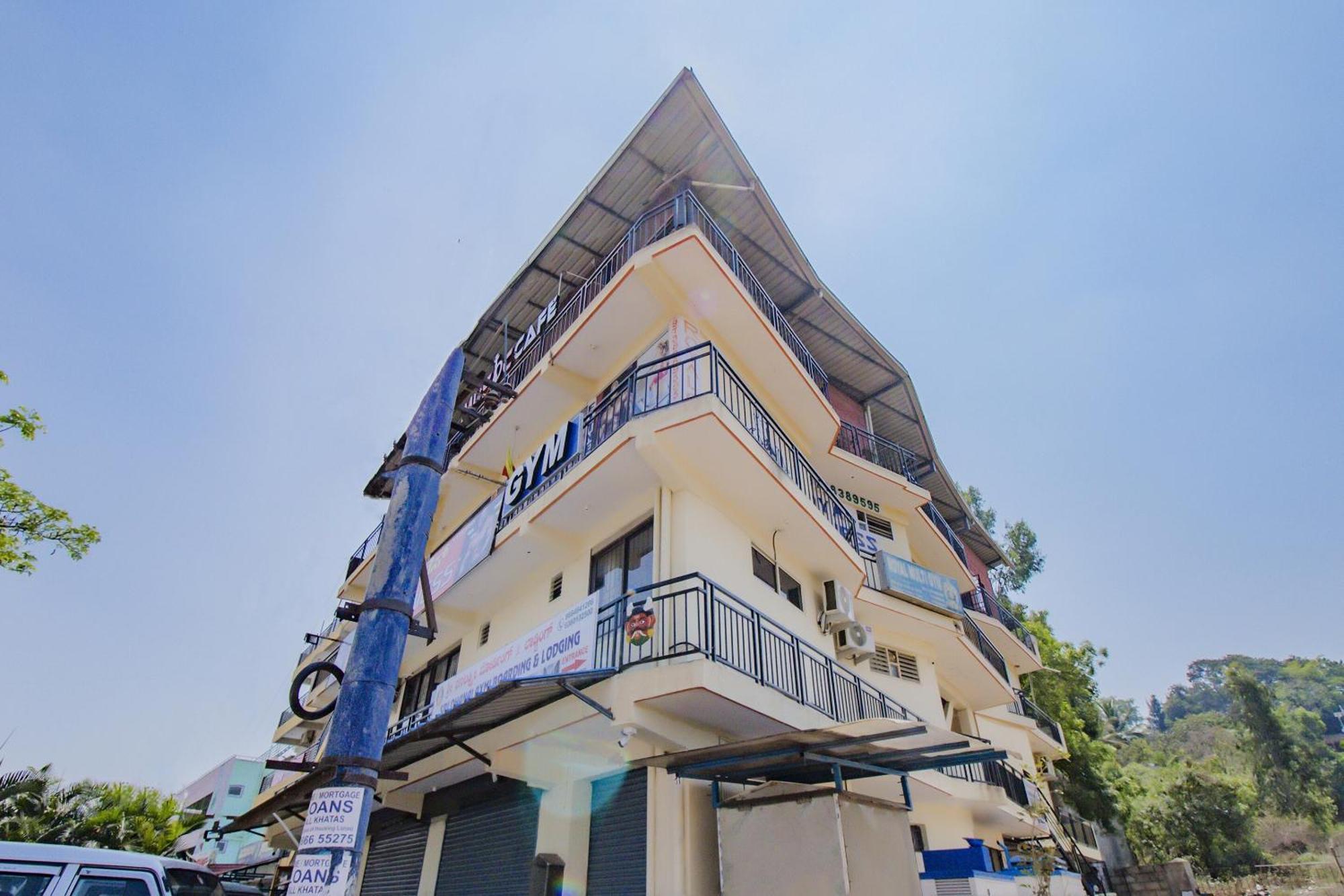 Oyo 79181 Sri Dhanalakshmi Boarding & Lodging Bangalore Exterior photo