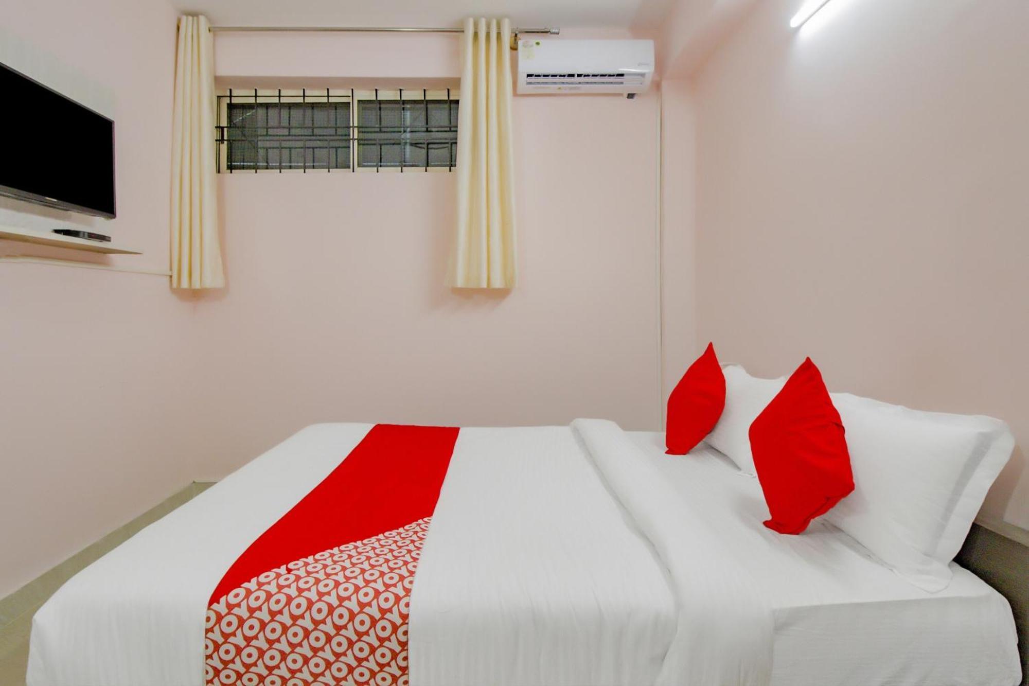Oyo 79181 Sri Dhanalakshmi Boarding & Lodging Bangalore Exterior photo